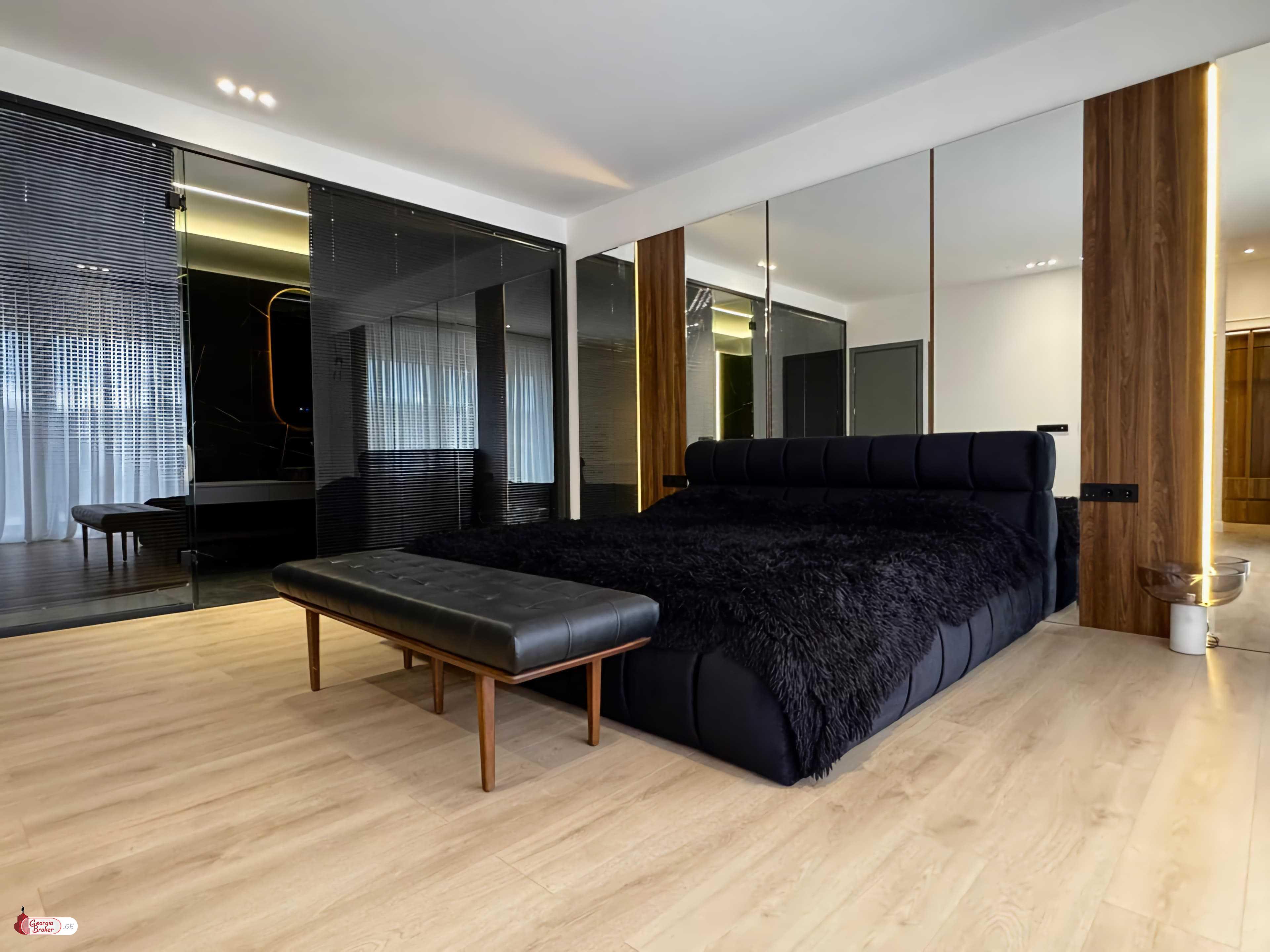 продается дом с новым ремонтом 7-комнат