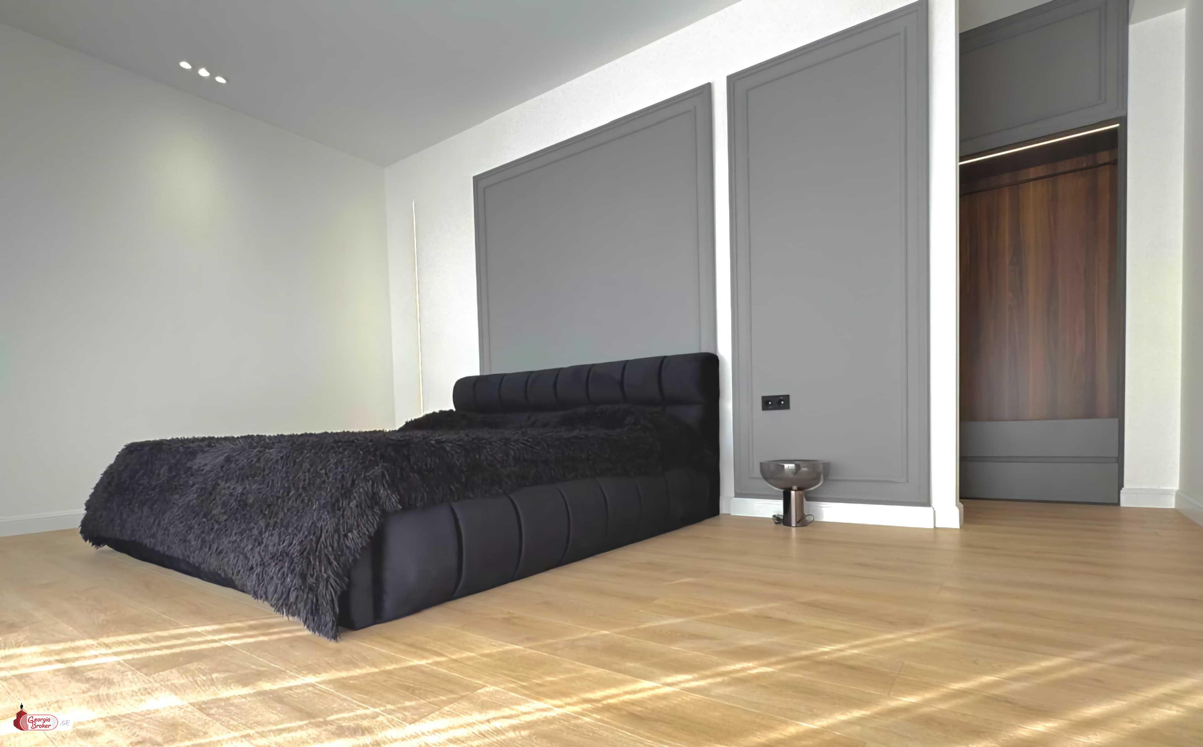 продается дом с новым ремонтом 7-комнат