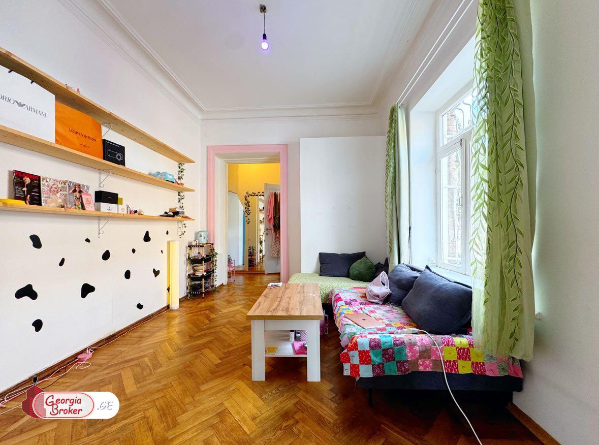 продается квартира с новым ремонтом 3-комнаты