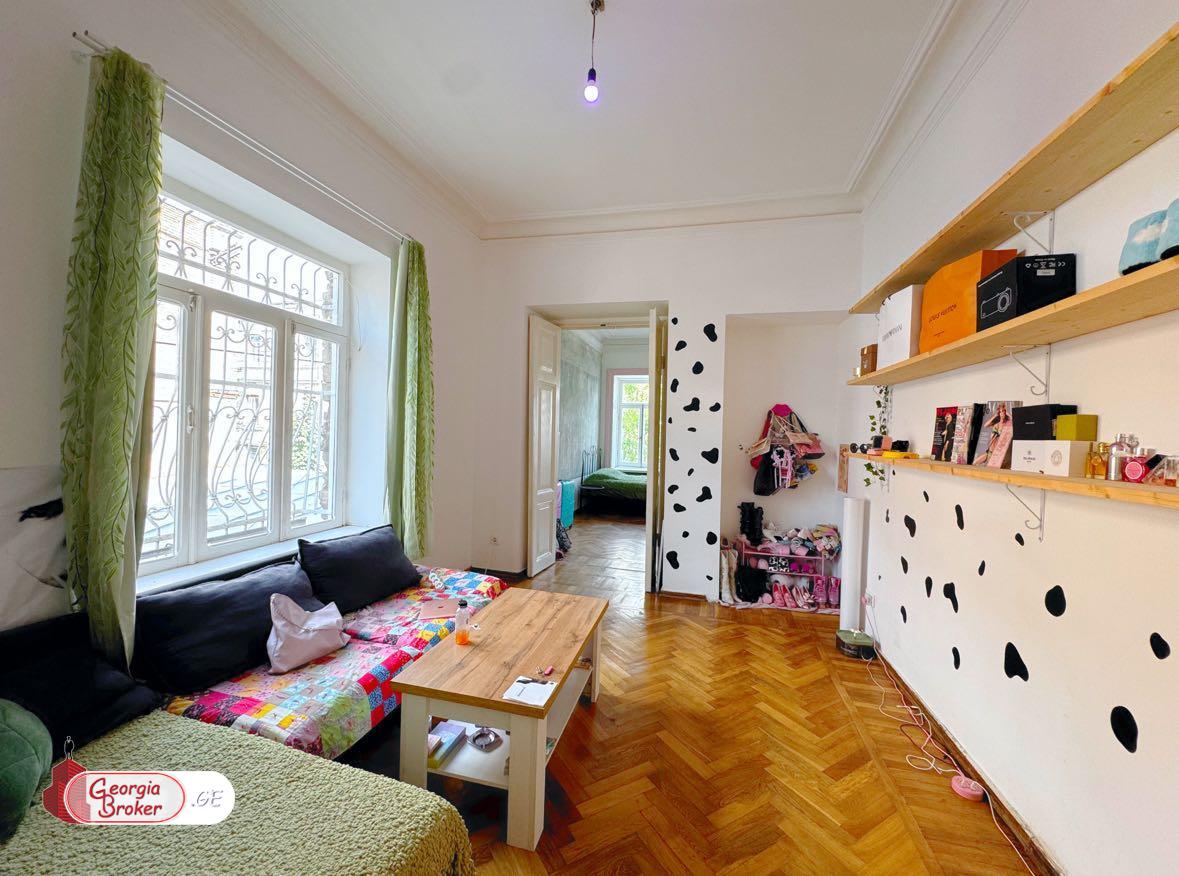 продается квартира с новым ремонтом 3-комнаты