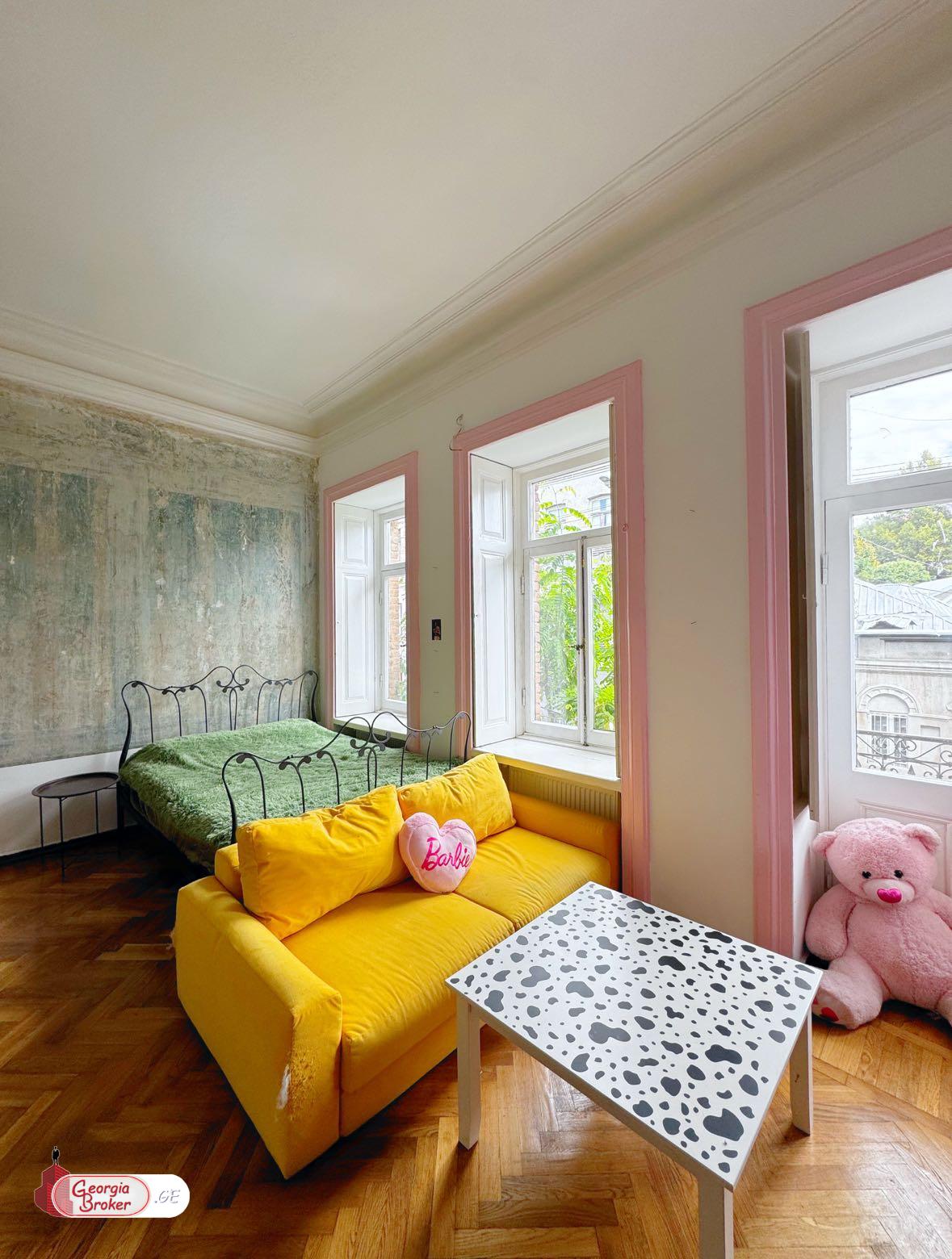 продается квартира с новым ремонтом 3-комнаты