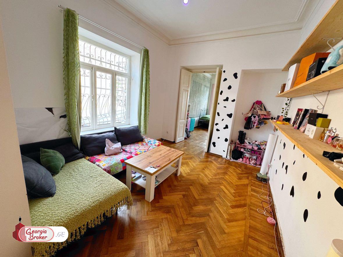 продается квартира с новым ремонтом 3-комнаты