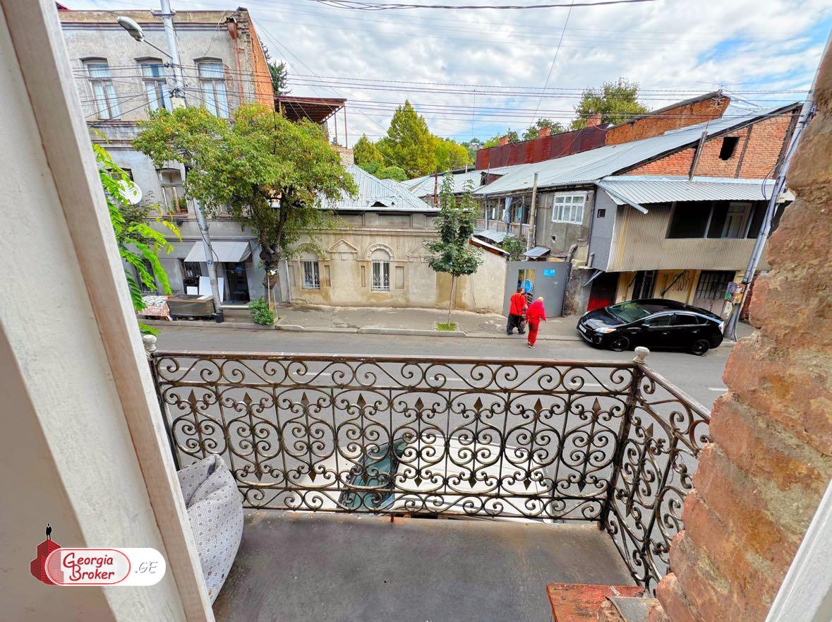 продается квартира с новым ремонтом 3-комнаты