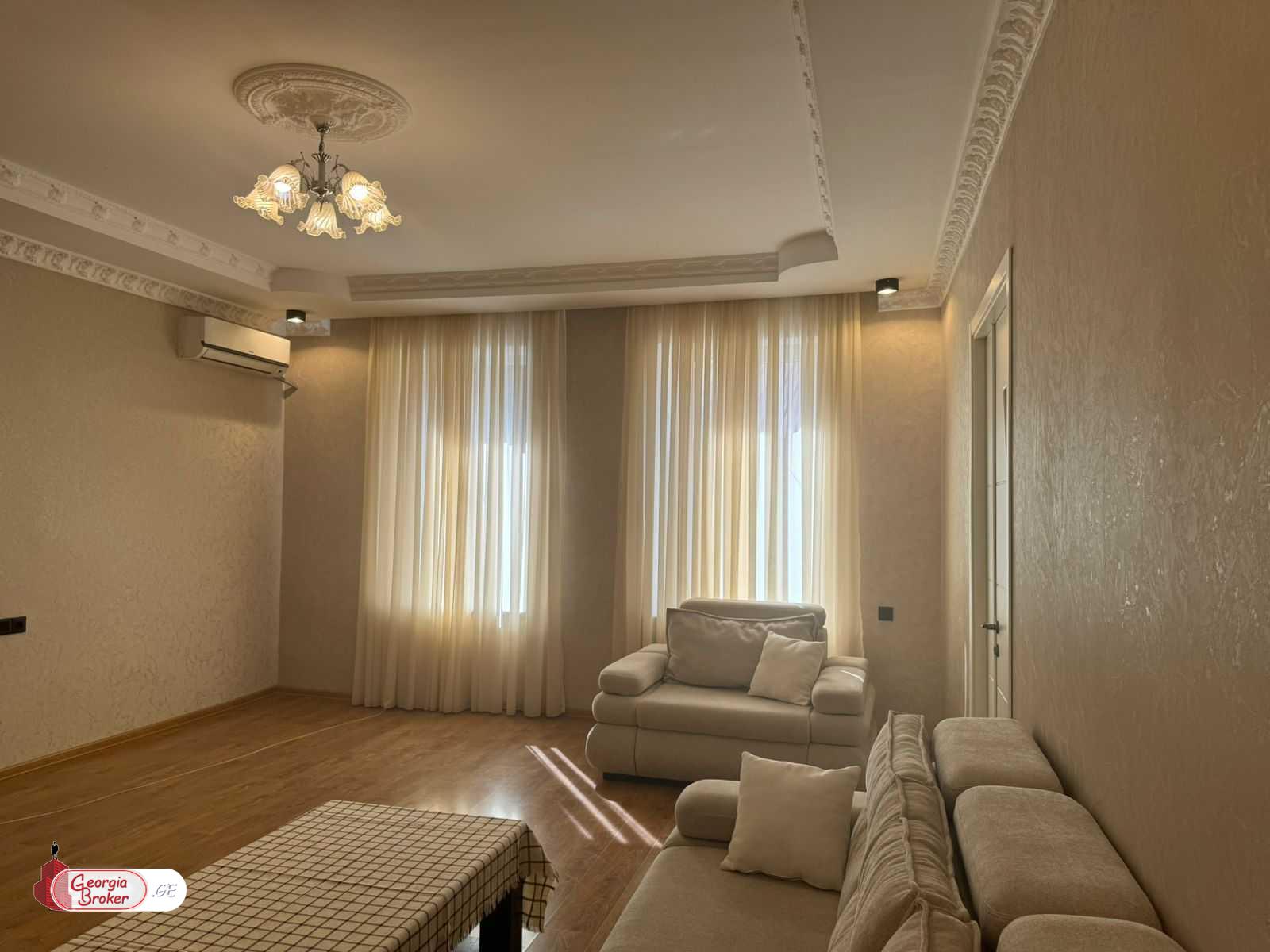 იყიდება ახალი გარემონტებული 4 ოთახიანი ბინა