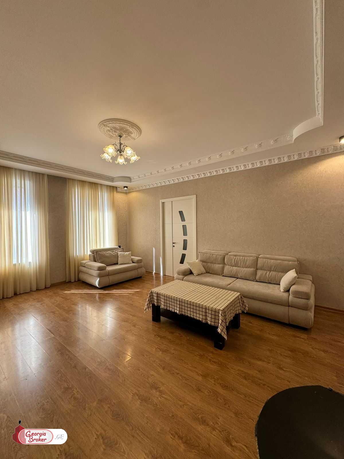 იყიდება ახალი გარემონტებული 4 ოთახიანი ბინა