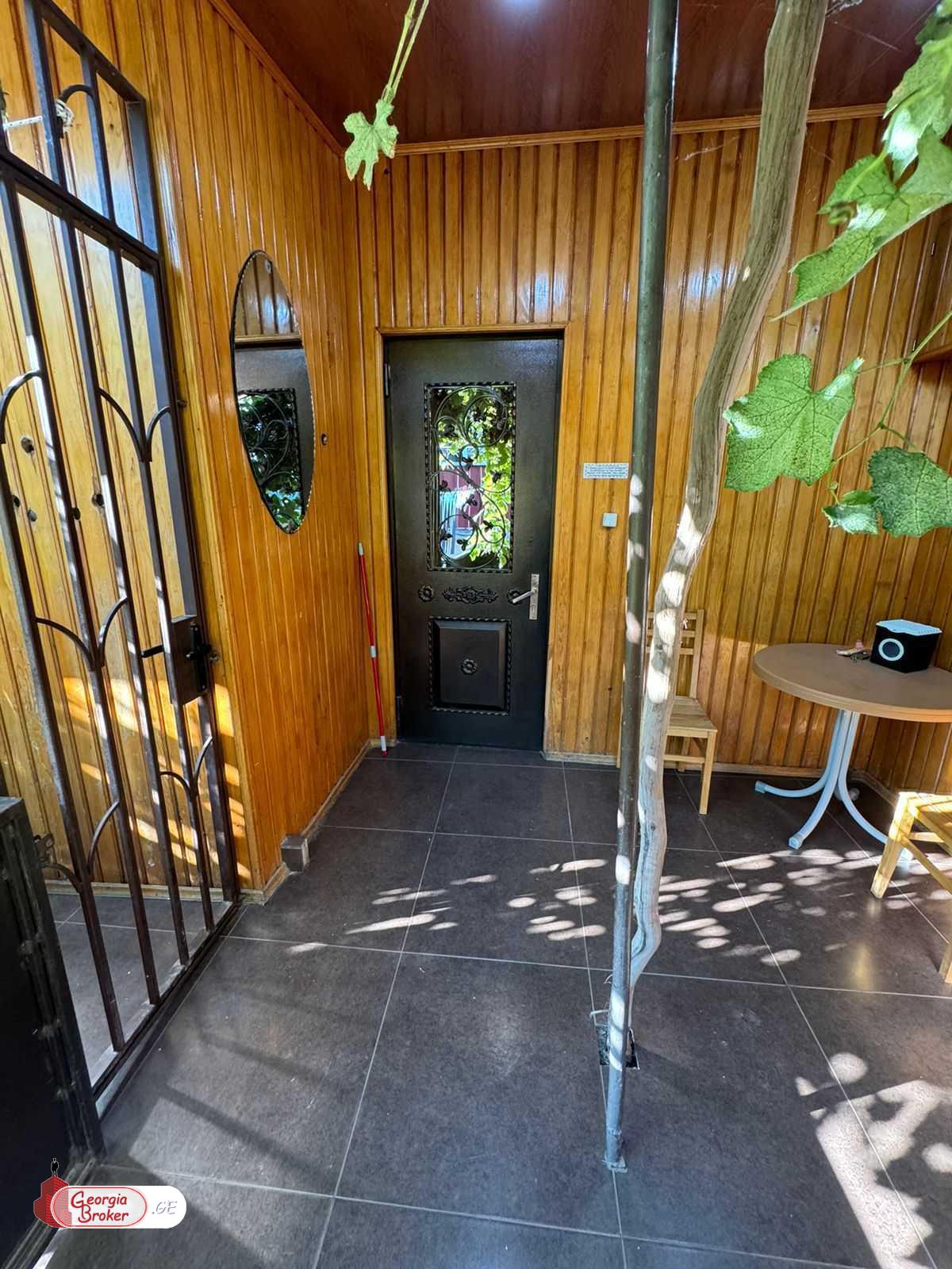 იყიდება ახალი გარემონტებული 4 ოთახიანი ბინა