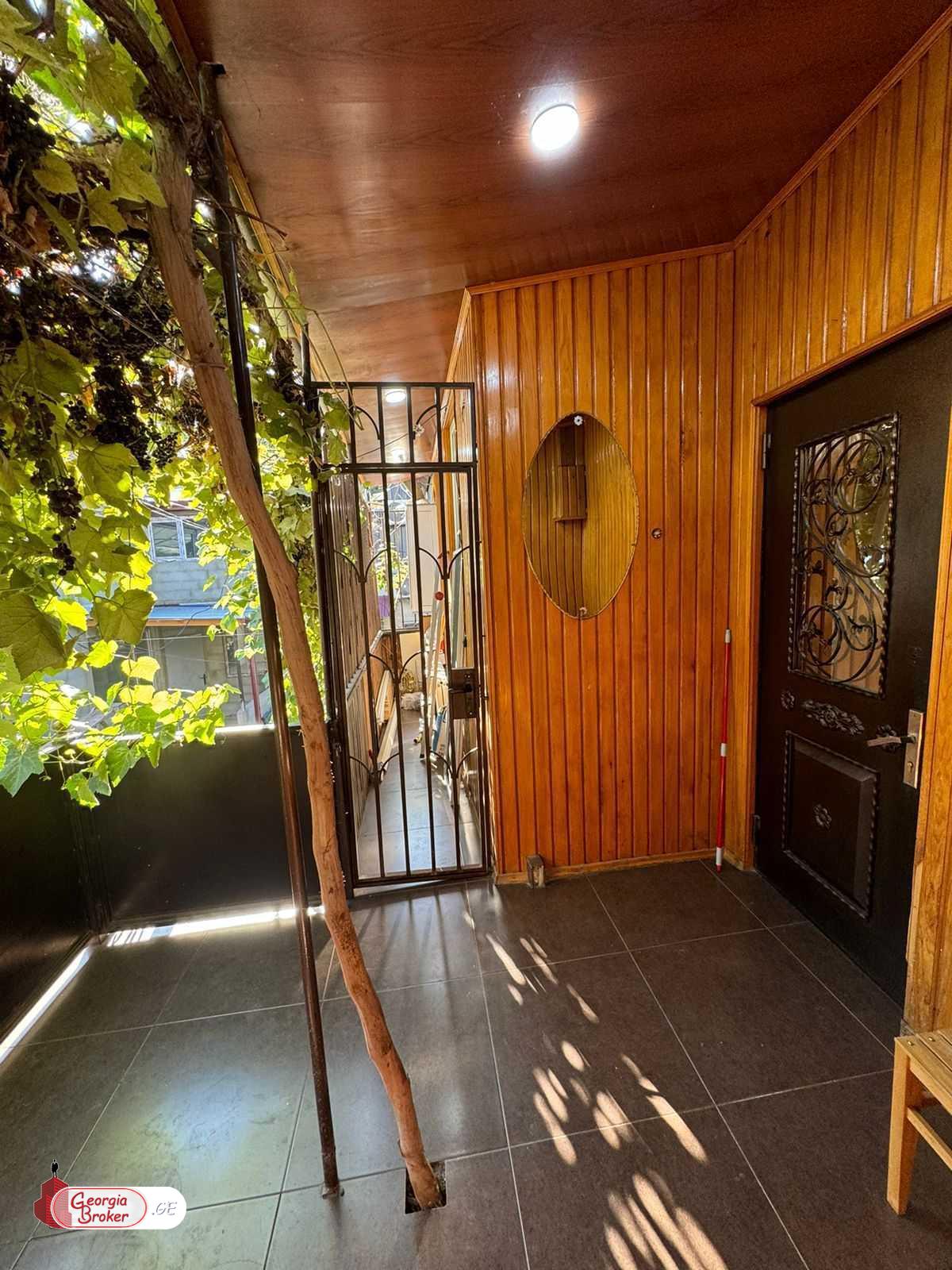 იყიდება ახალი გარემონტებული 4 ოთახიანი ბინა