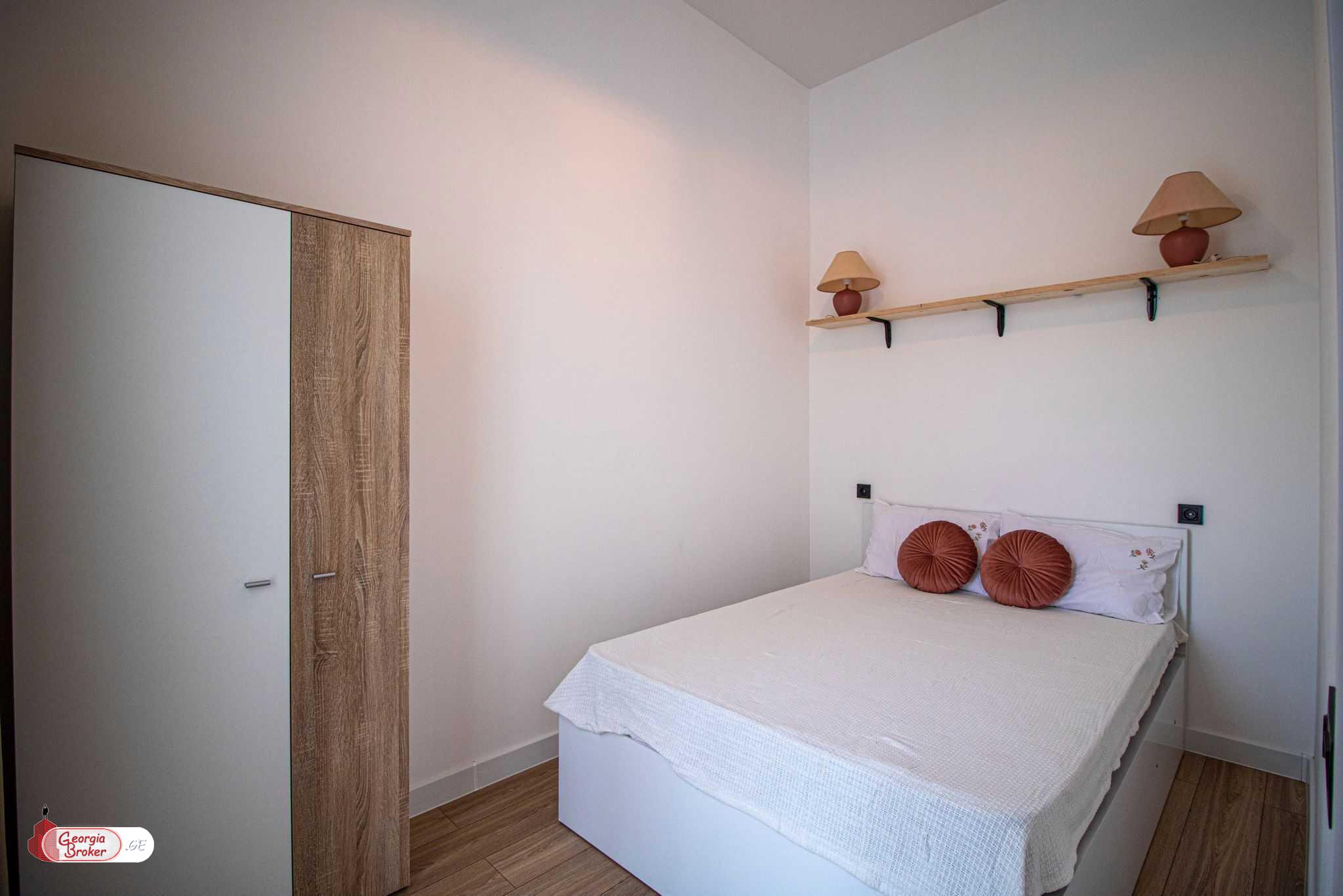 იყიდება ახალი გარემონტებული 3 ოთახიანი ბინა