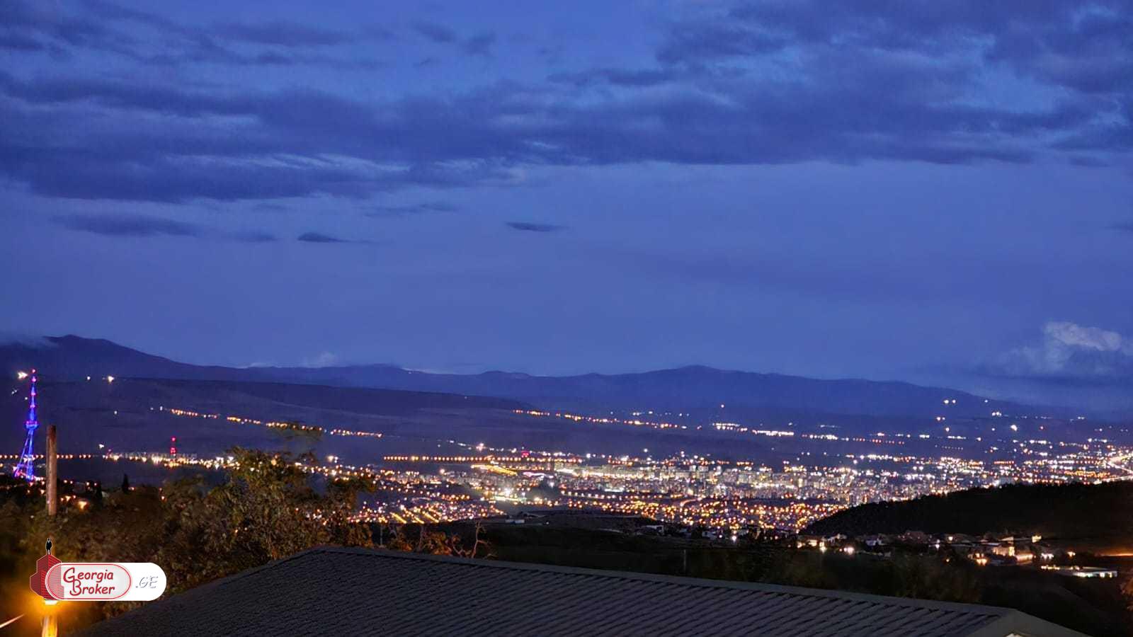 nearly repaired 11-room house for sale