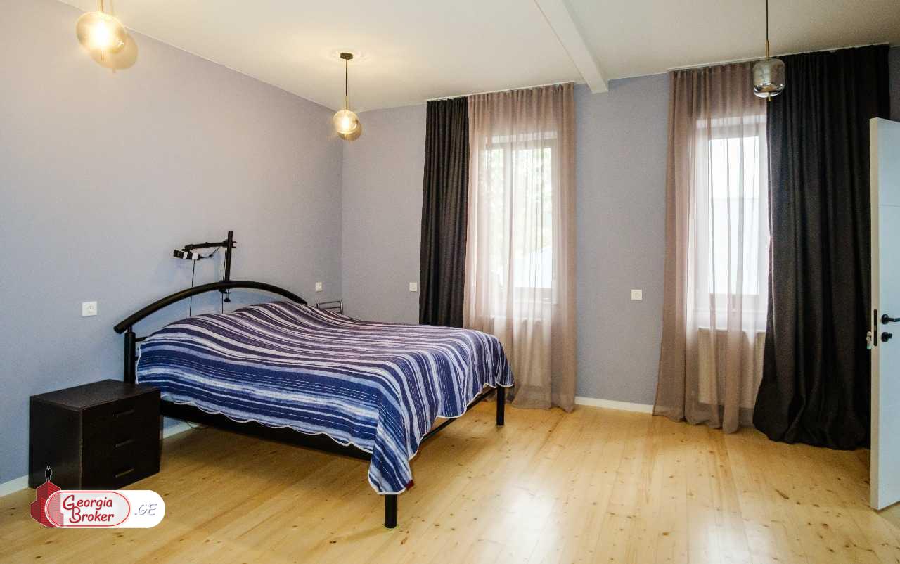 nearly repaired 11-room house for sale