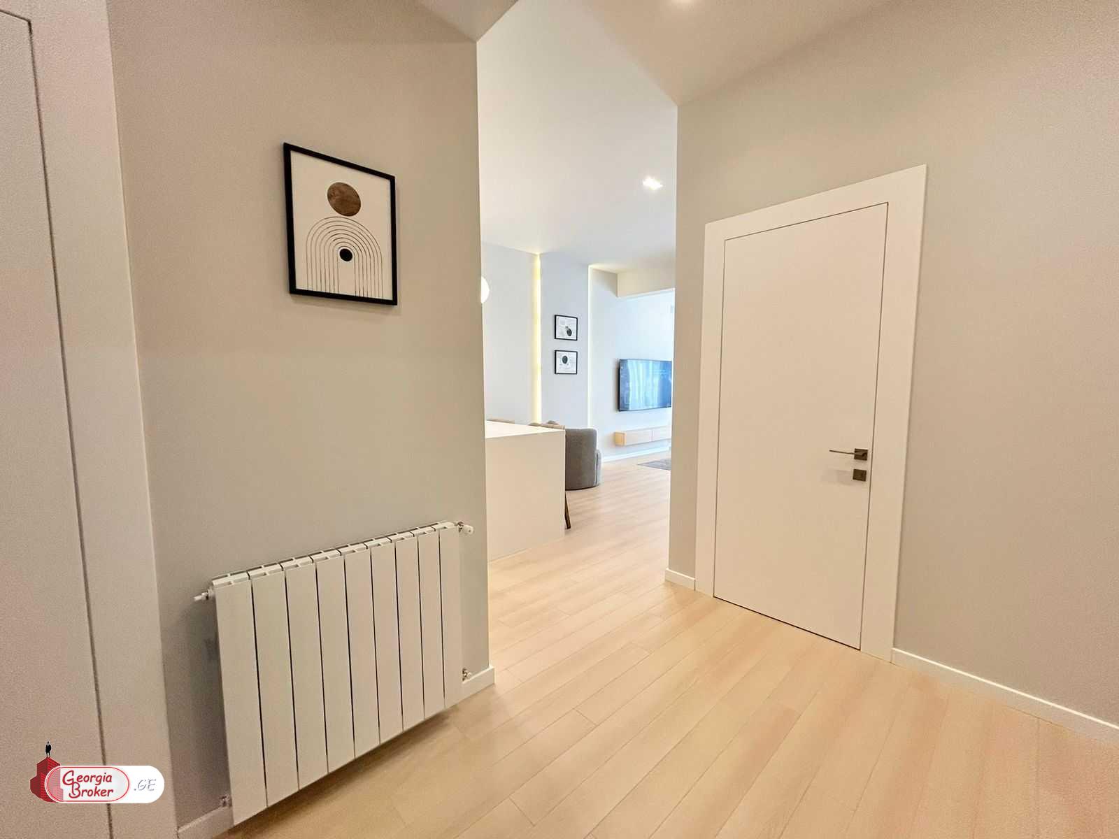 nearly repaired 2-room apartment for sale