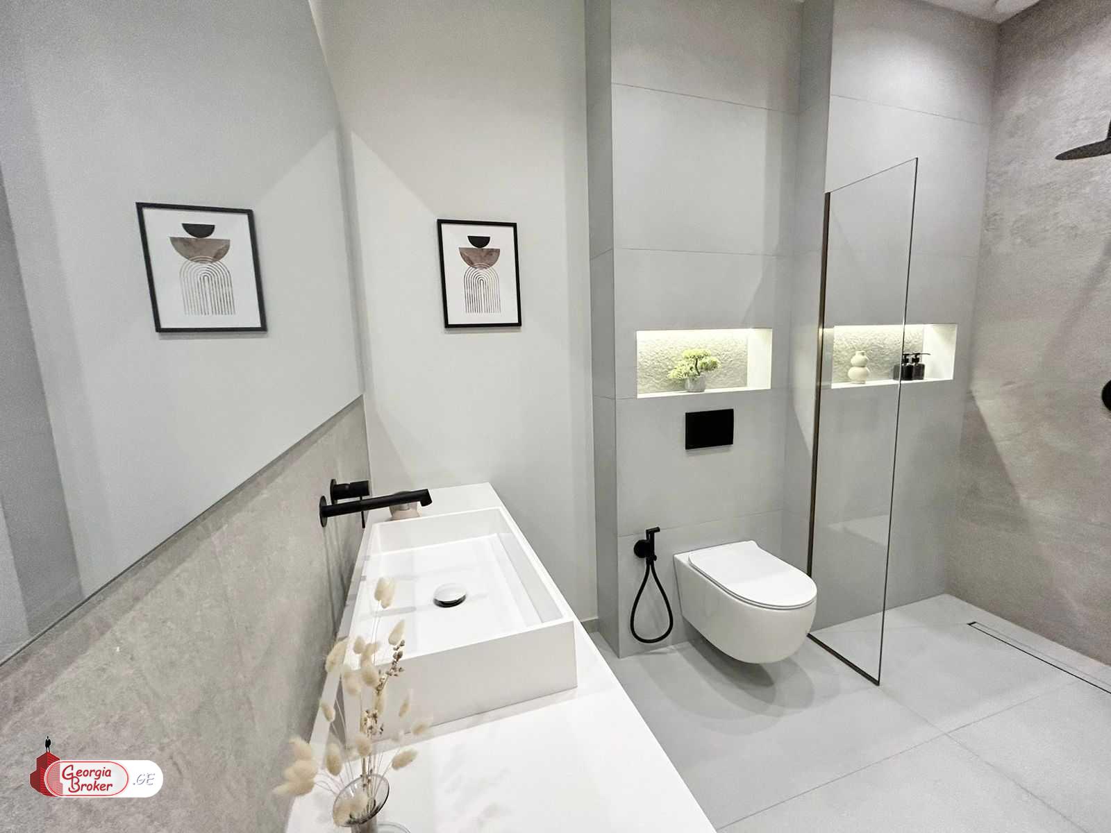 nearly repaired 2-room apartment for sale