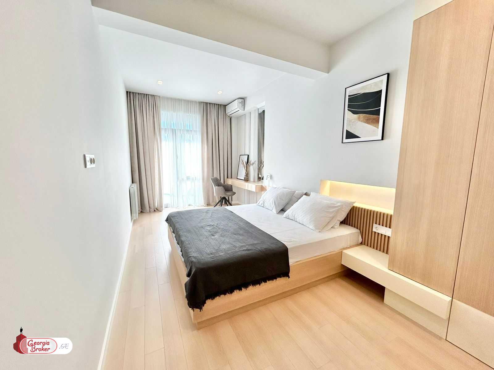 nearly repaired 2-room apartment for sale