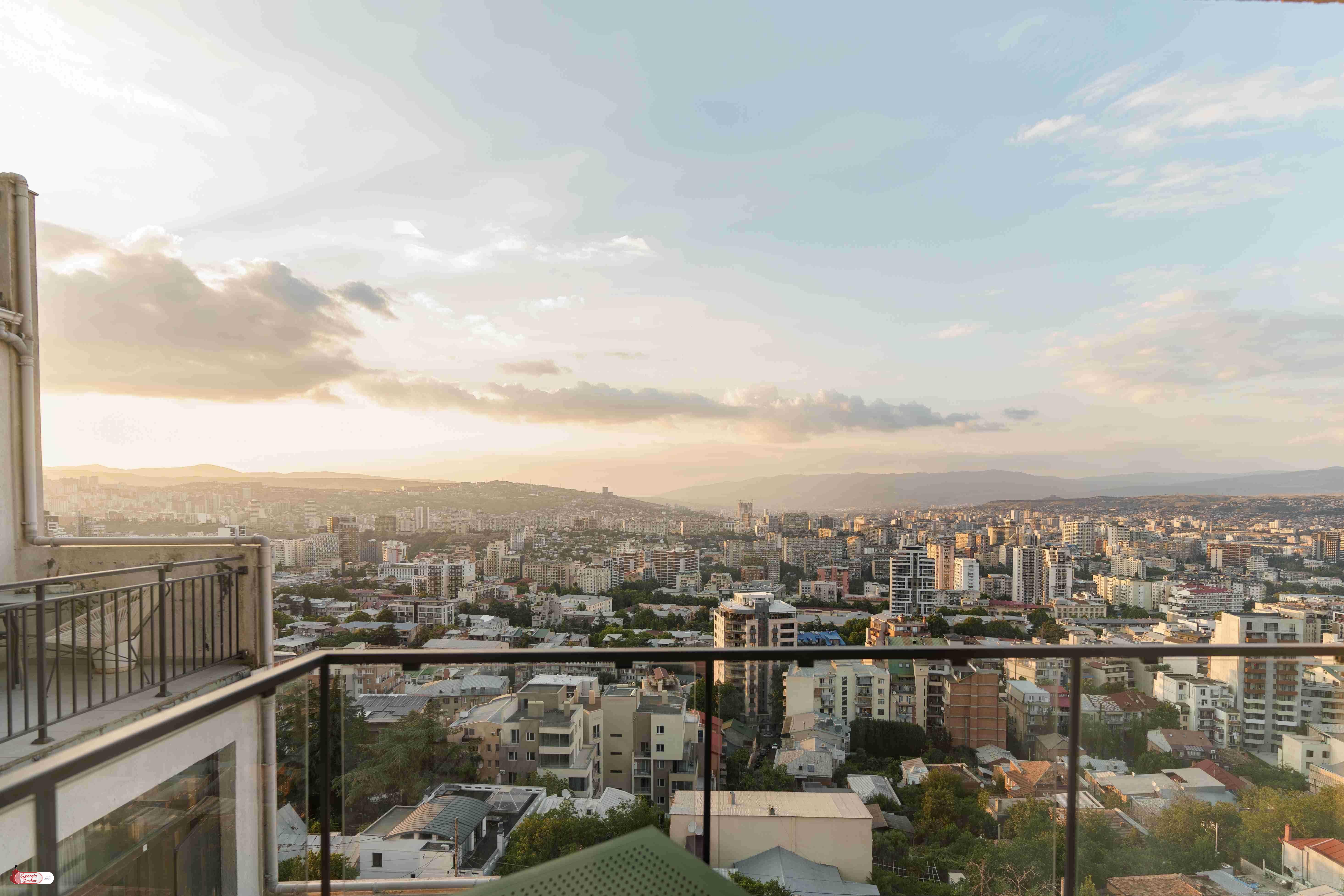 nearly repaired 3-room apartment for sale