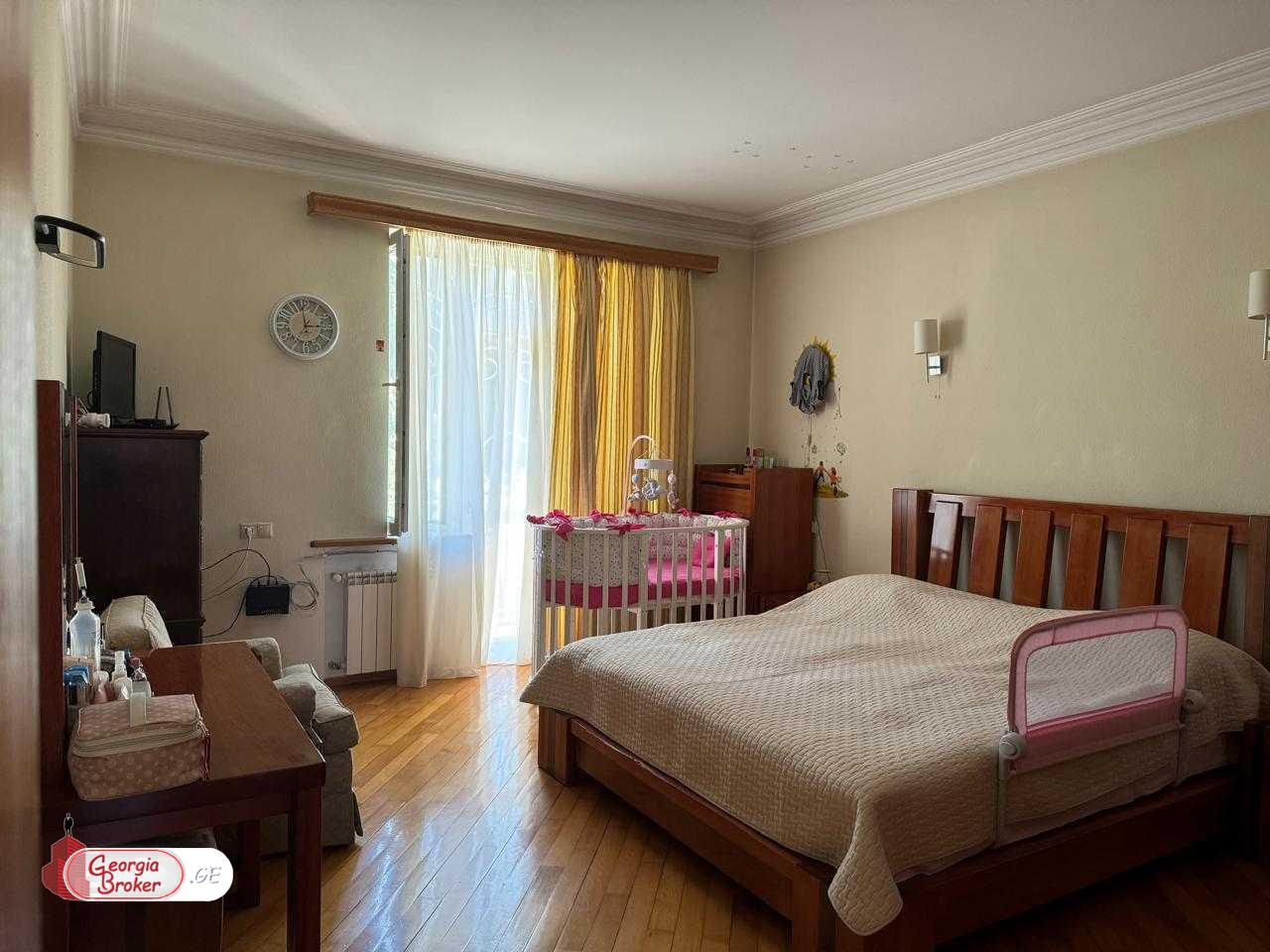 nearly repaired 7-room house for sale