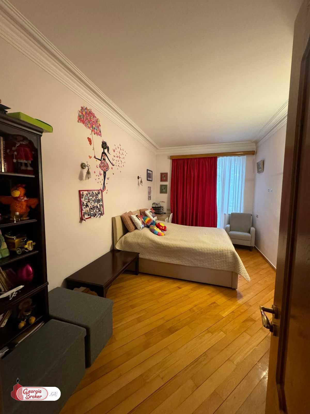 nearly repaired 7-room house for sale