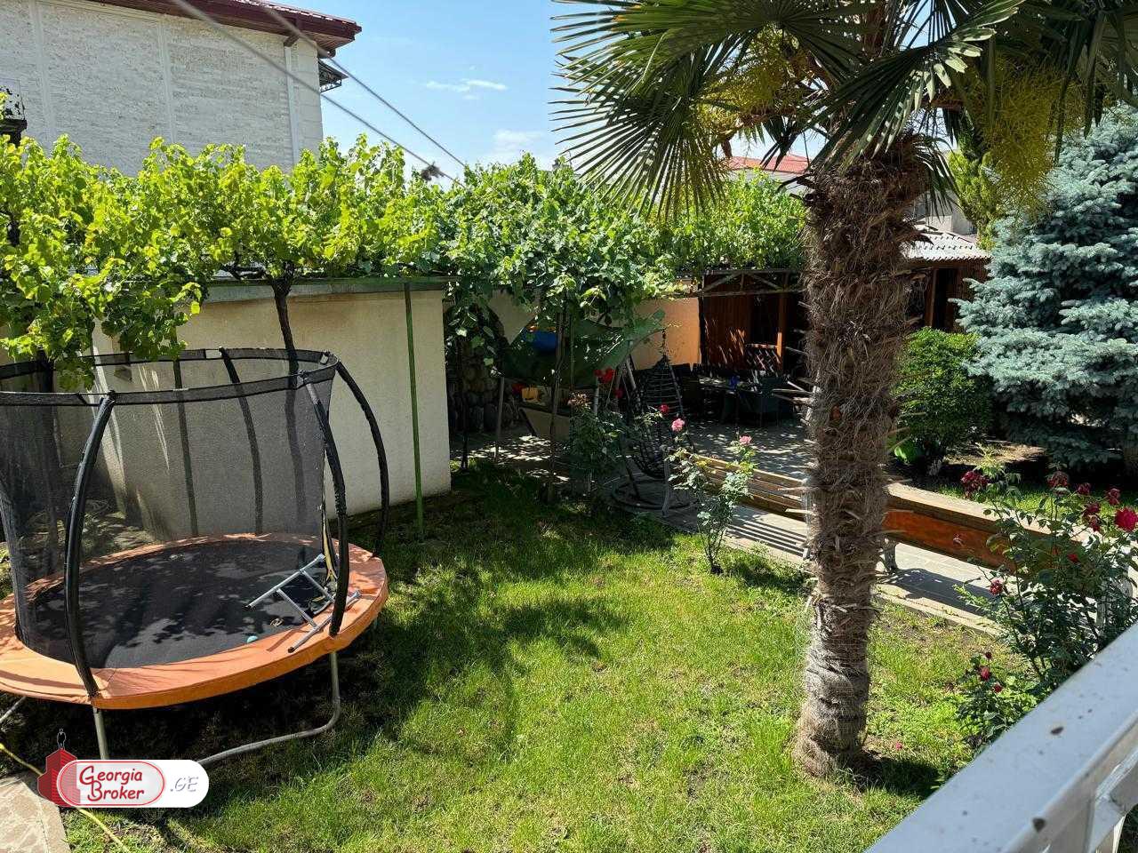 nearly repaired 7-room house for sale