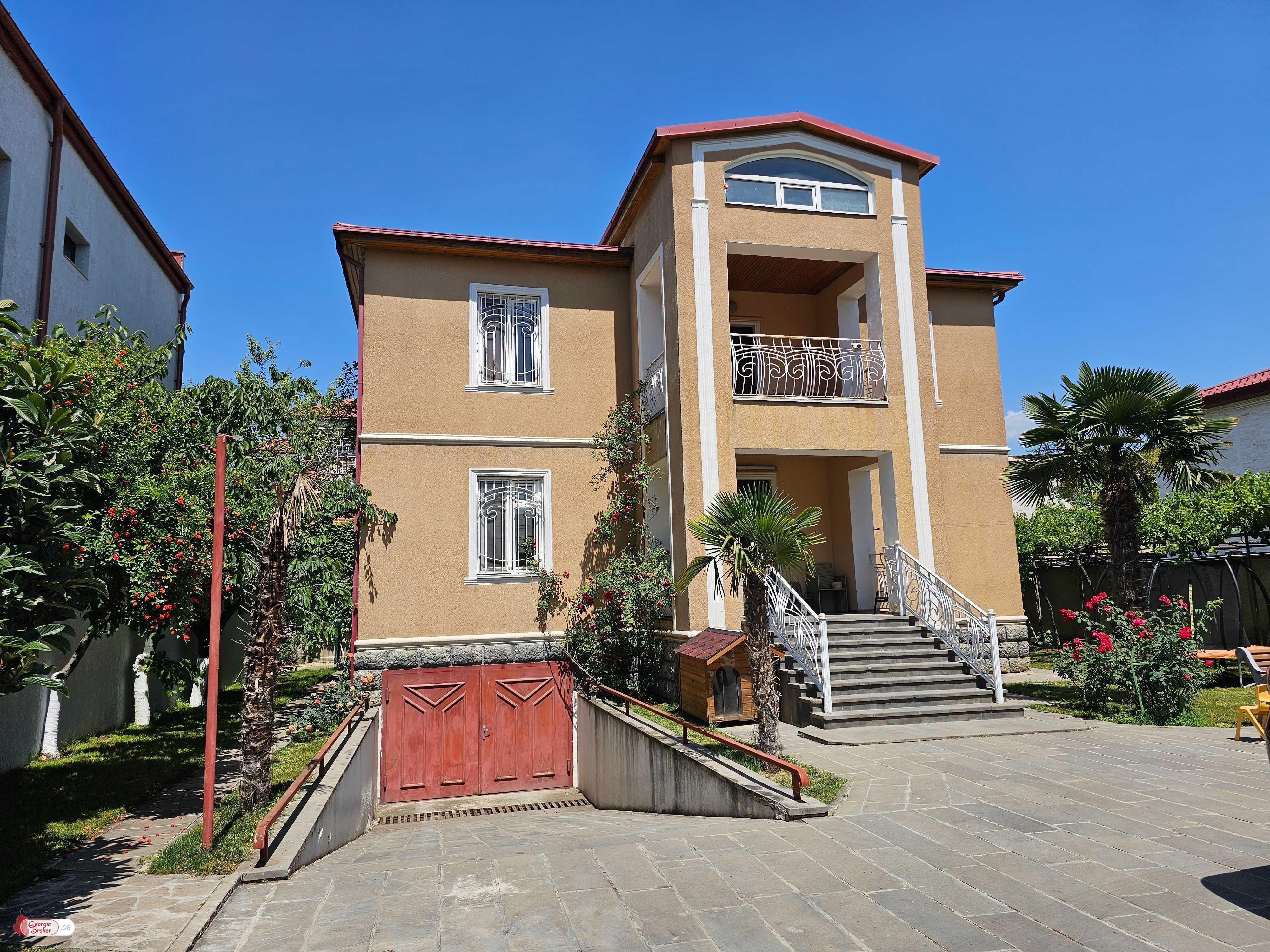 nearly repaired 7-room house for sale