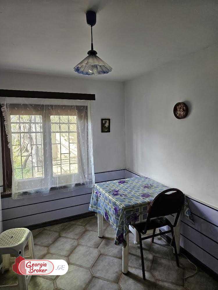 продается дом со старым ремонтом 6-комнат