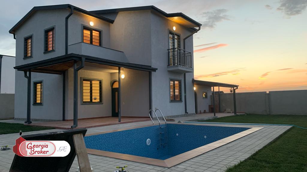 продается дом с новым ремонтом 5-комнат