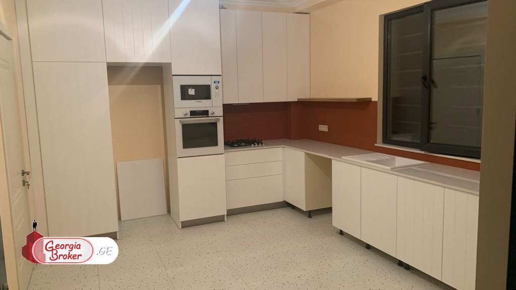 продается дом с новым ремонтом 5-комнат