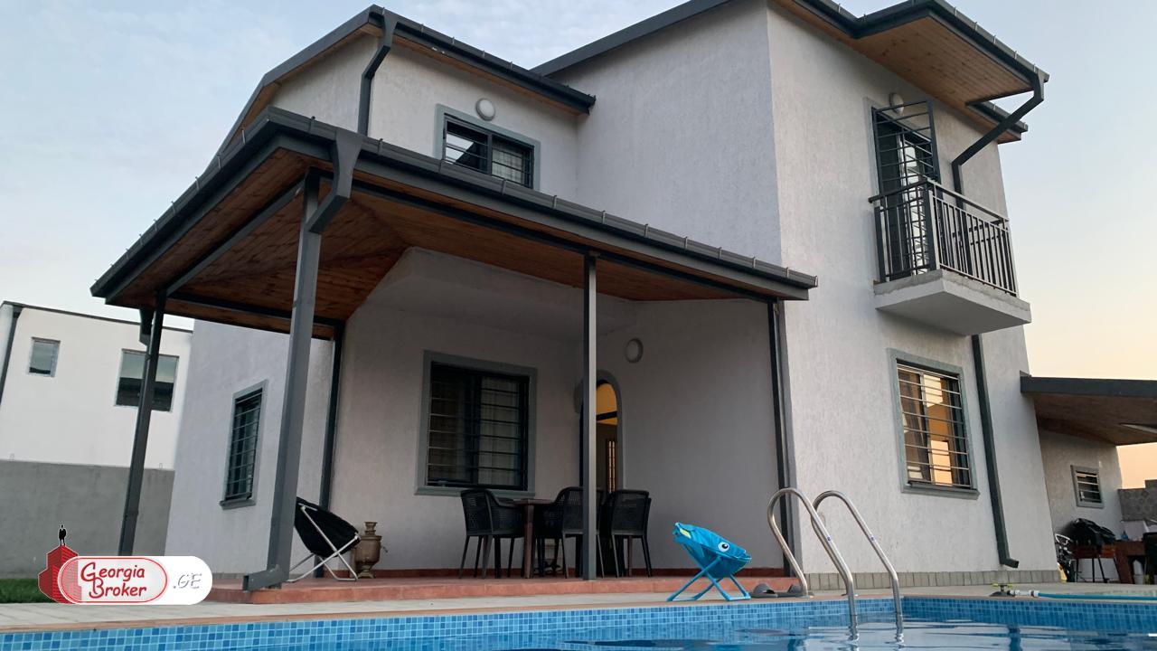 продается дом с новым ремонтом 5-комнат