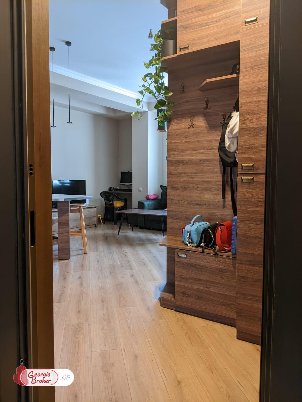 nearly repaired 2-room apartment for sale