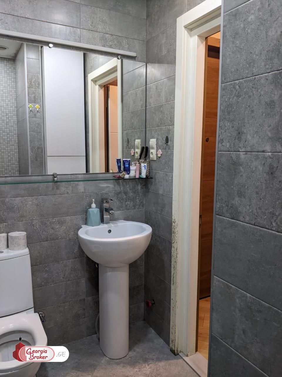 nearly repaired 2-room apartment for sale