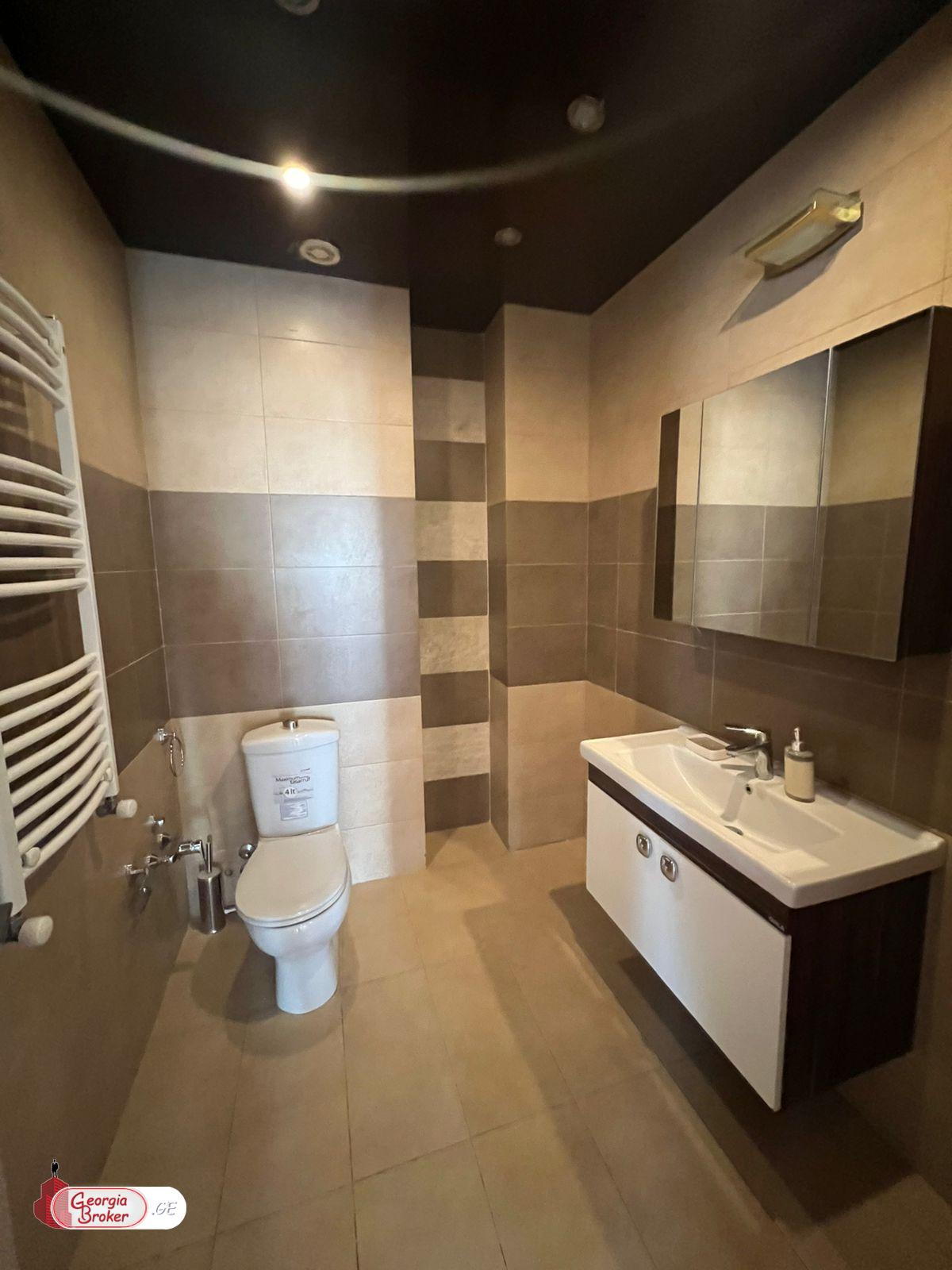 продается квартира с новым ремонтом 6-комнат