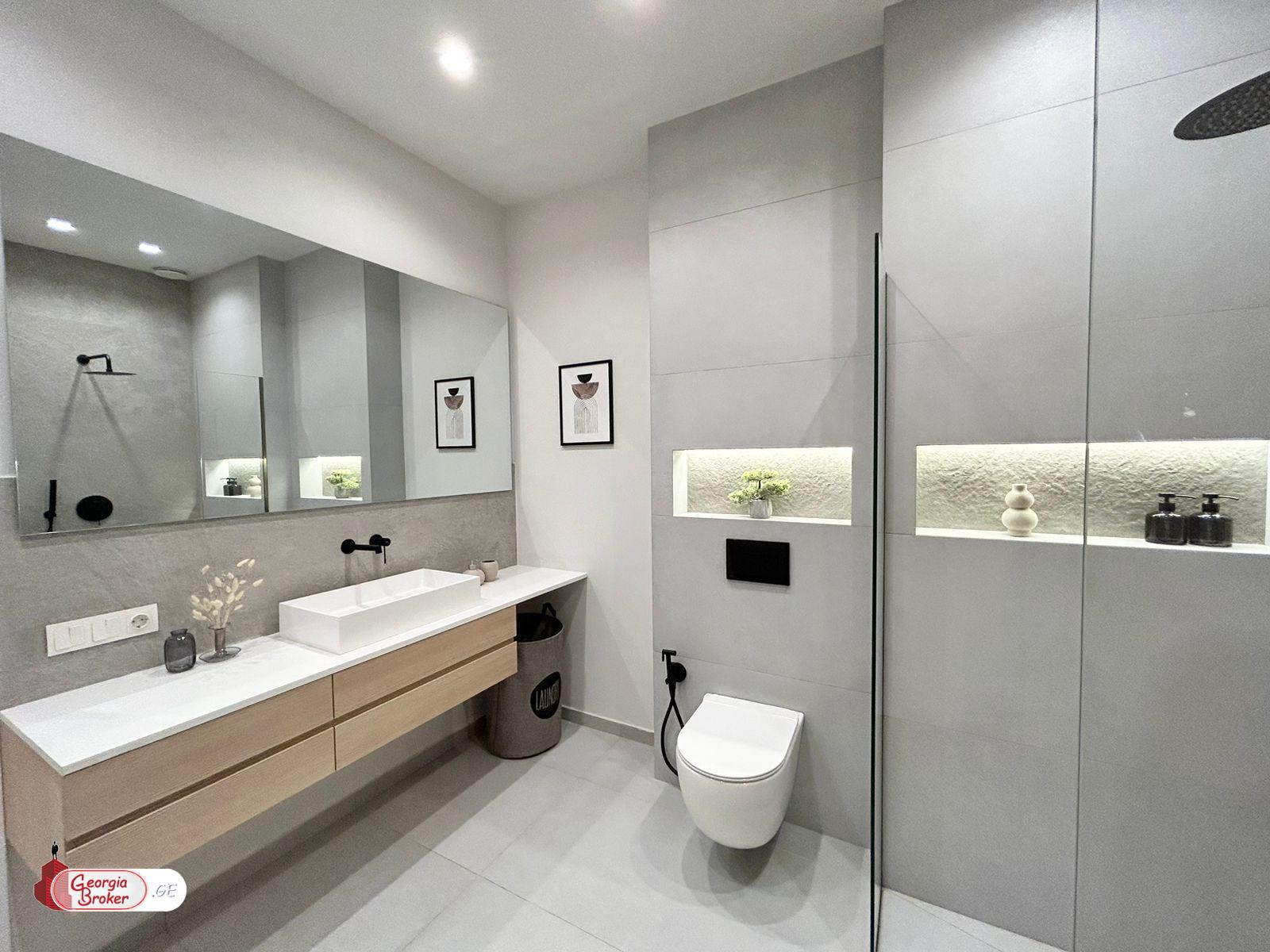 nearly repaired 2-room apartment for sale