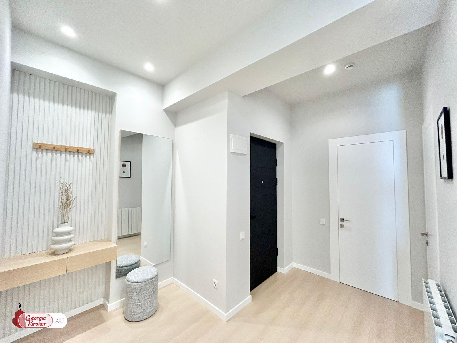 nearly repaired 2-room apartment for sale