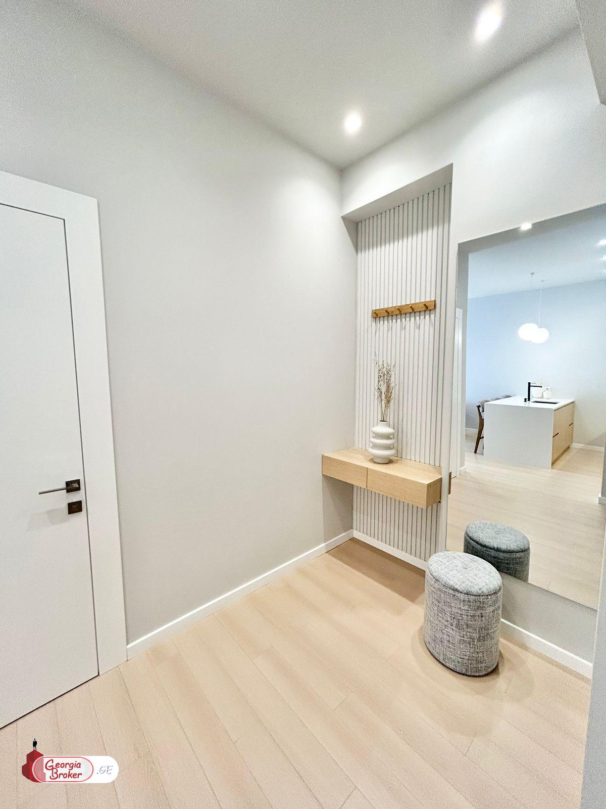 nearly repaired 2-room apartment for sale