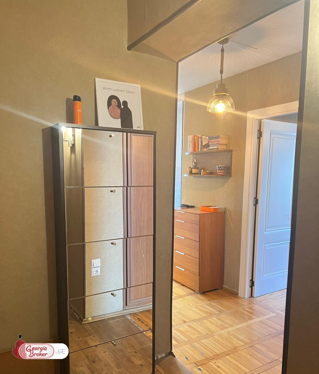 nearly repaired 3-room apartment for sale