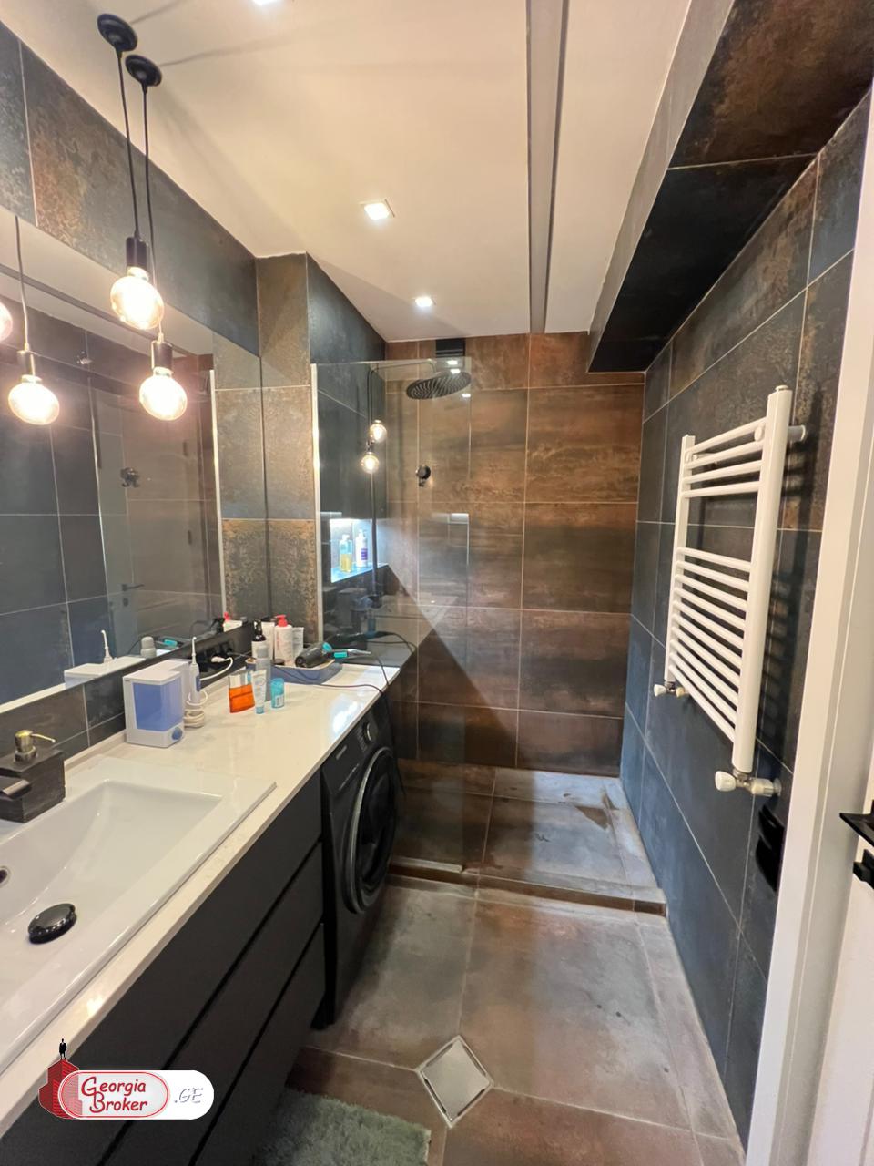 nearly repaired 3-room apartment for sale