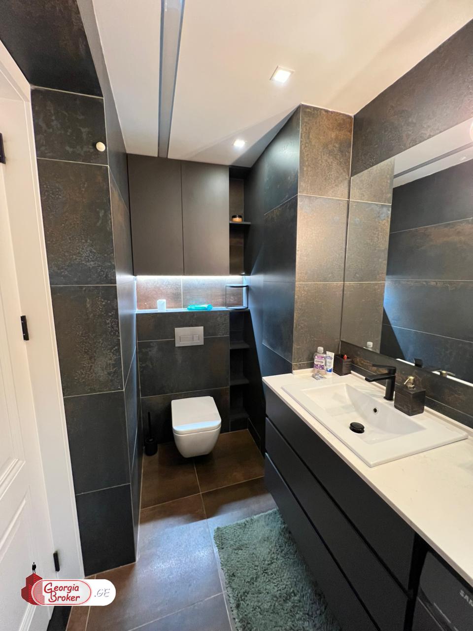 nearly repaired 3-room apartment for sale