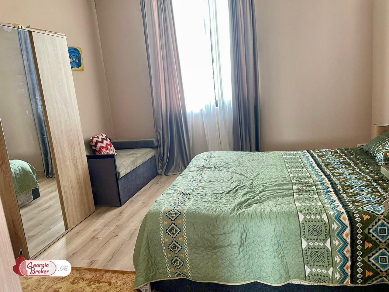 продается дом с новым ремонтом 4-комнаты