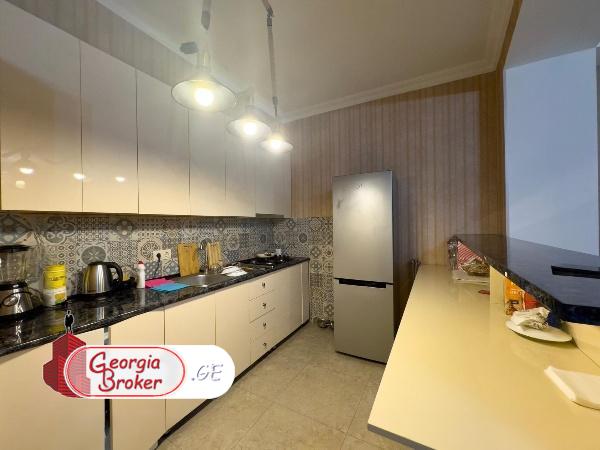 იყიდება ახალი გარემონტებული 3 ოთახიანი ბინა