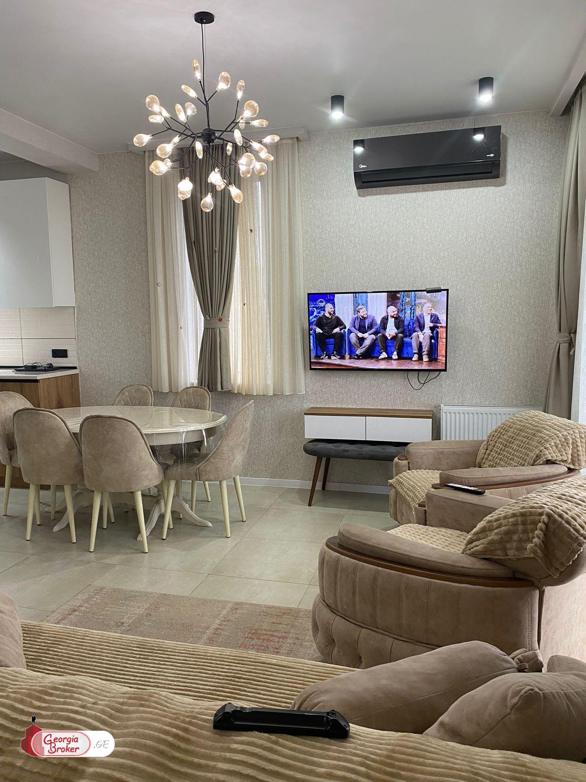 იყიდება ახალი გარემონტებული 6 ოთახიანი სახლი