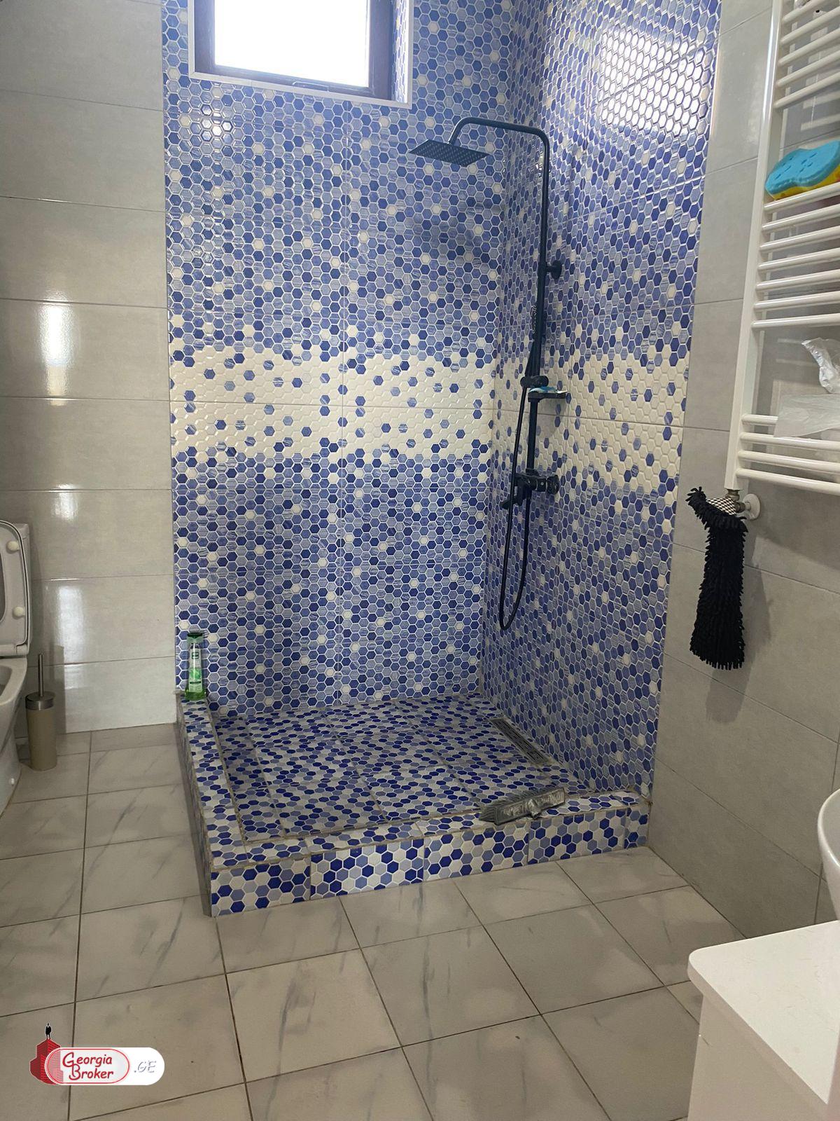 იყიდება ახალი გარემონტებული 6 ოთახიანი სახლი