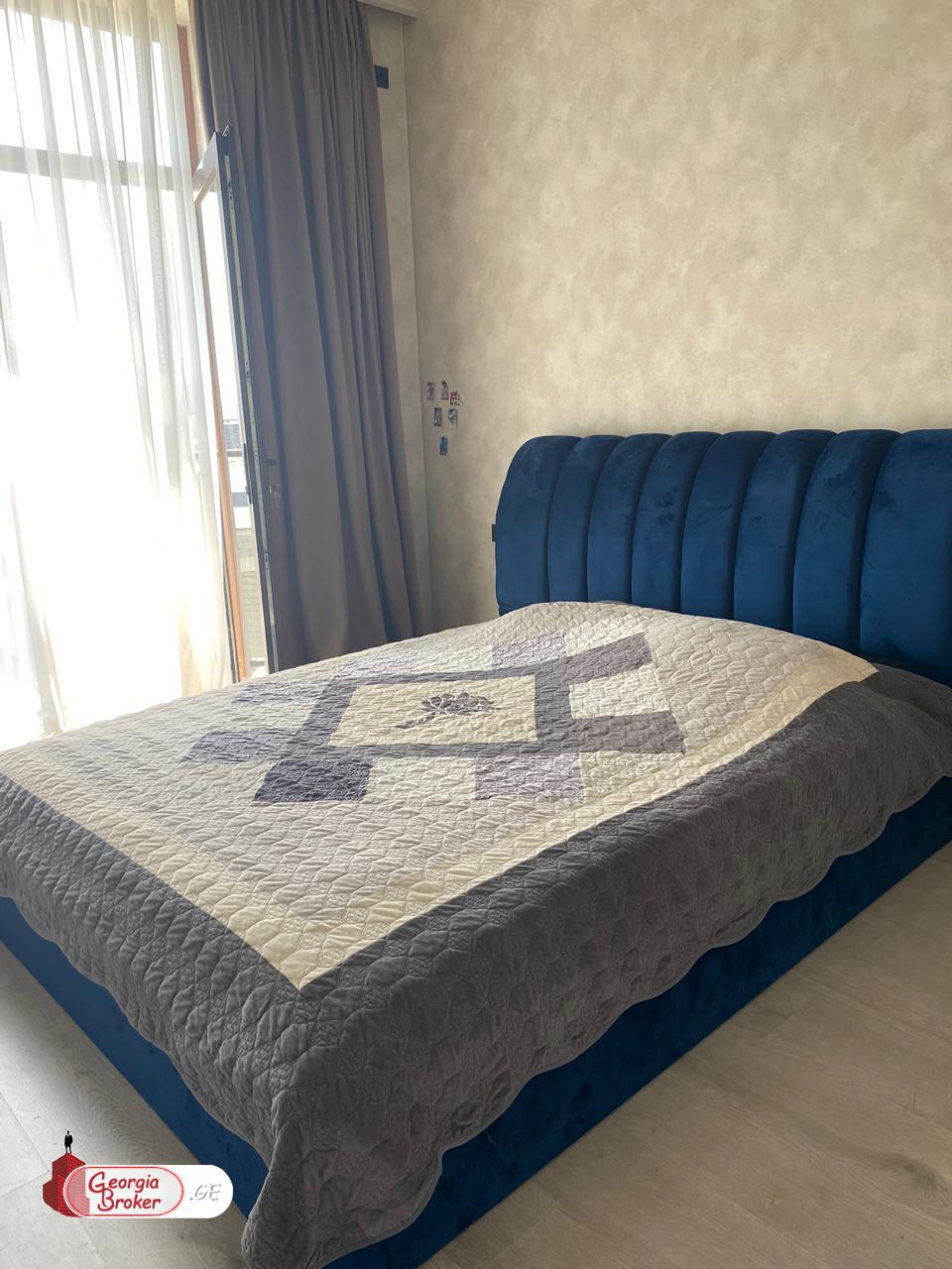 იყიდება ახალი გარემონტებული 6 ოთახიანი სახლი