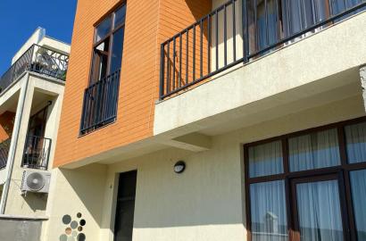 იყიდება ახალი გარემონტებული 6 ოთახიანი სახლი