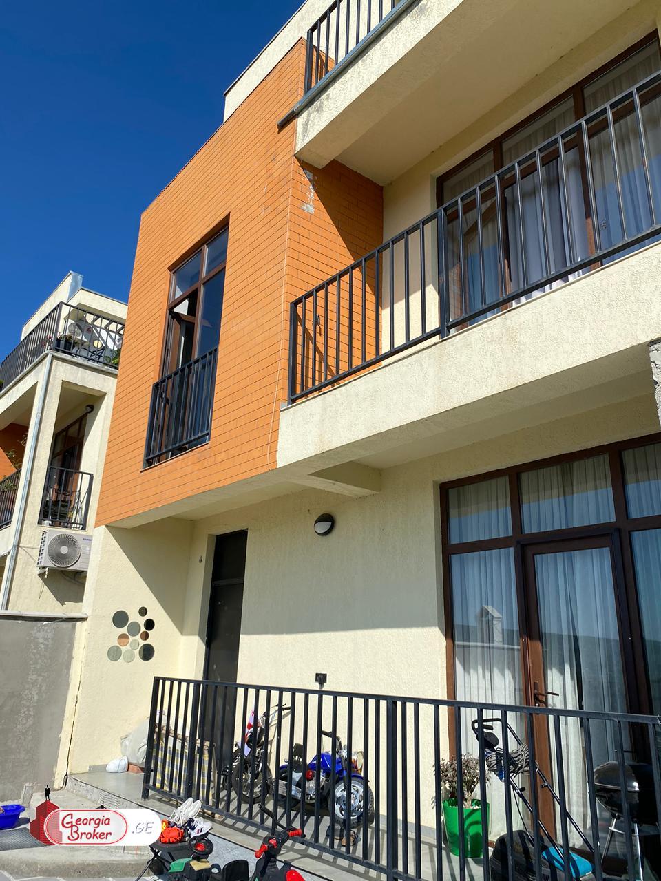 იყიდება ახალი გარემონტებული 6 ოთახიანი სახლი