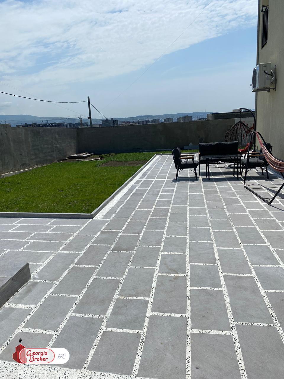 იყიდება ახალი გარემონტებული 6 ოთახიანი სახლი