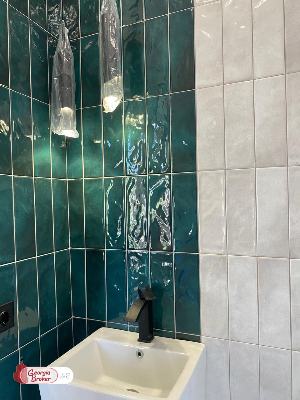 იყიდება ახალი გარემონტებული 6 ოთახიანი სახლი