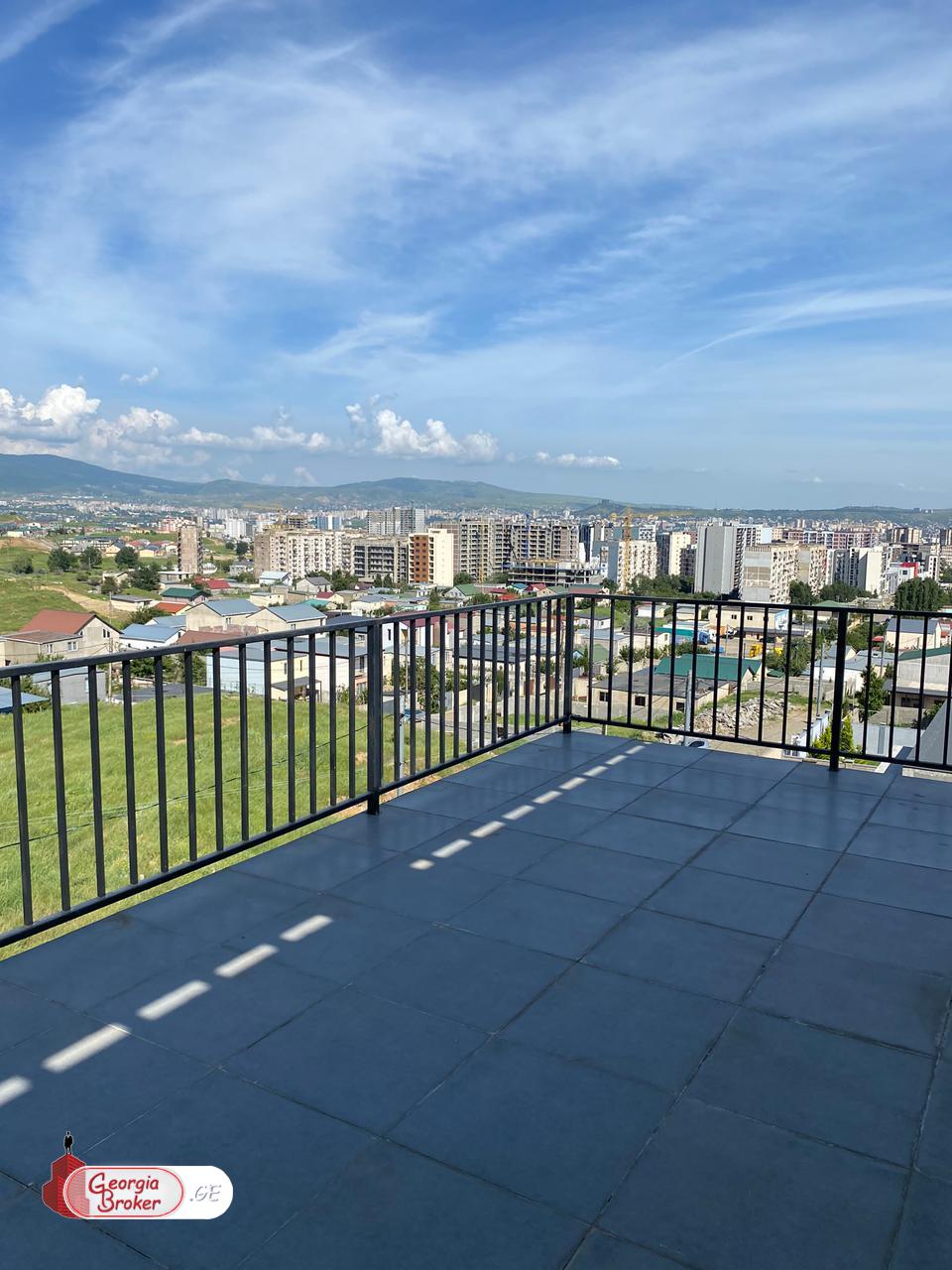 იყიდება ახალი გარემონტებული 6 ოთახიანი სახლი