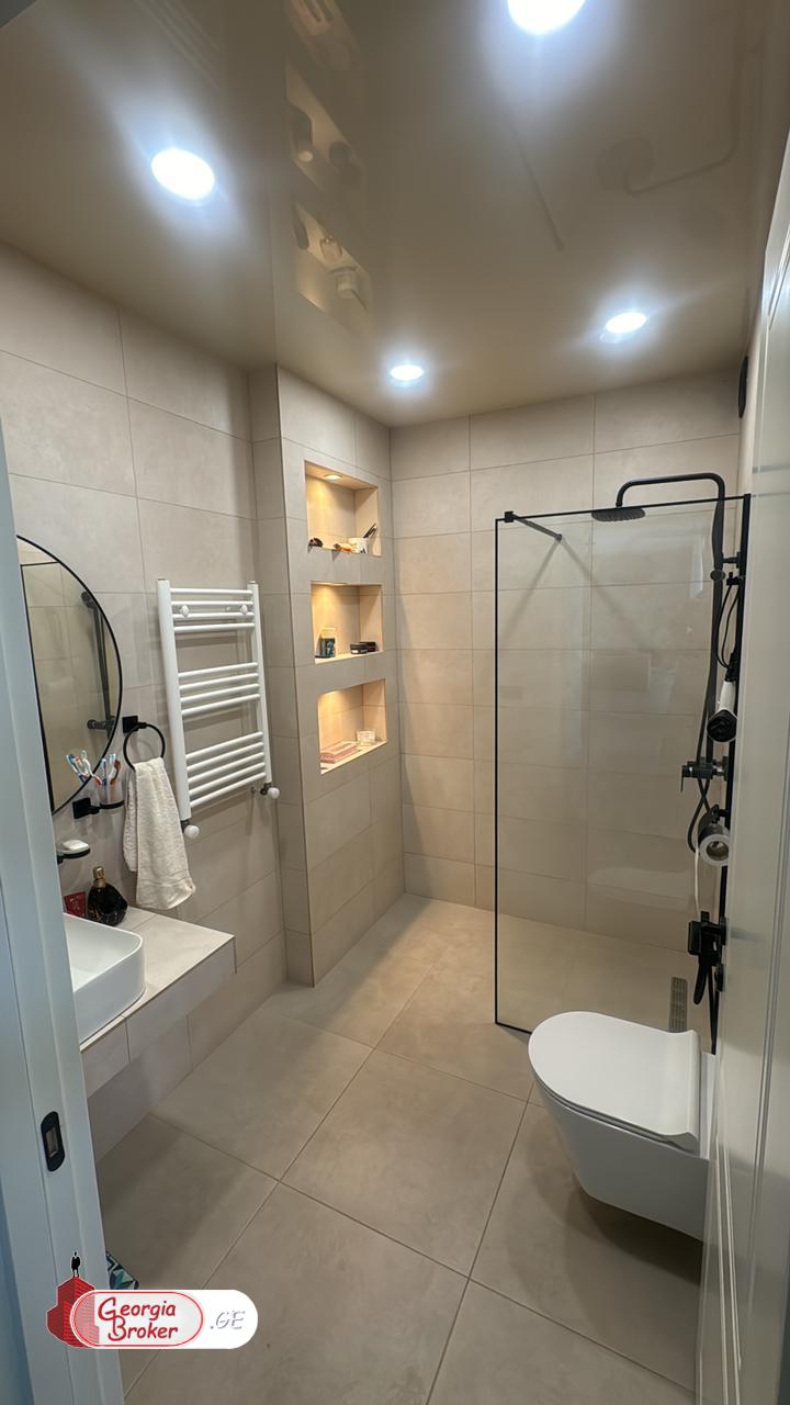 იყიდება ახალი გარემონტებული 7 ოთახიანი სახლი