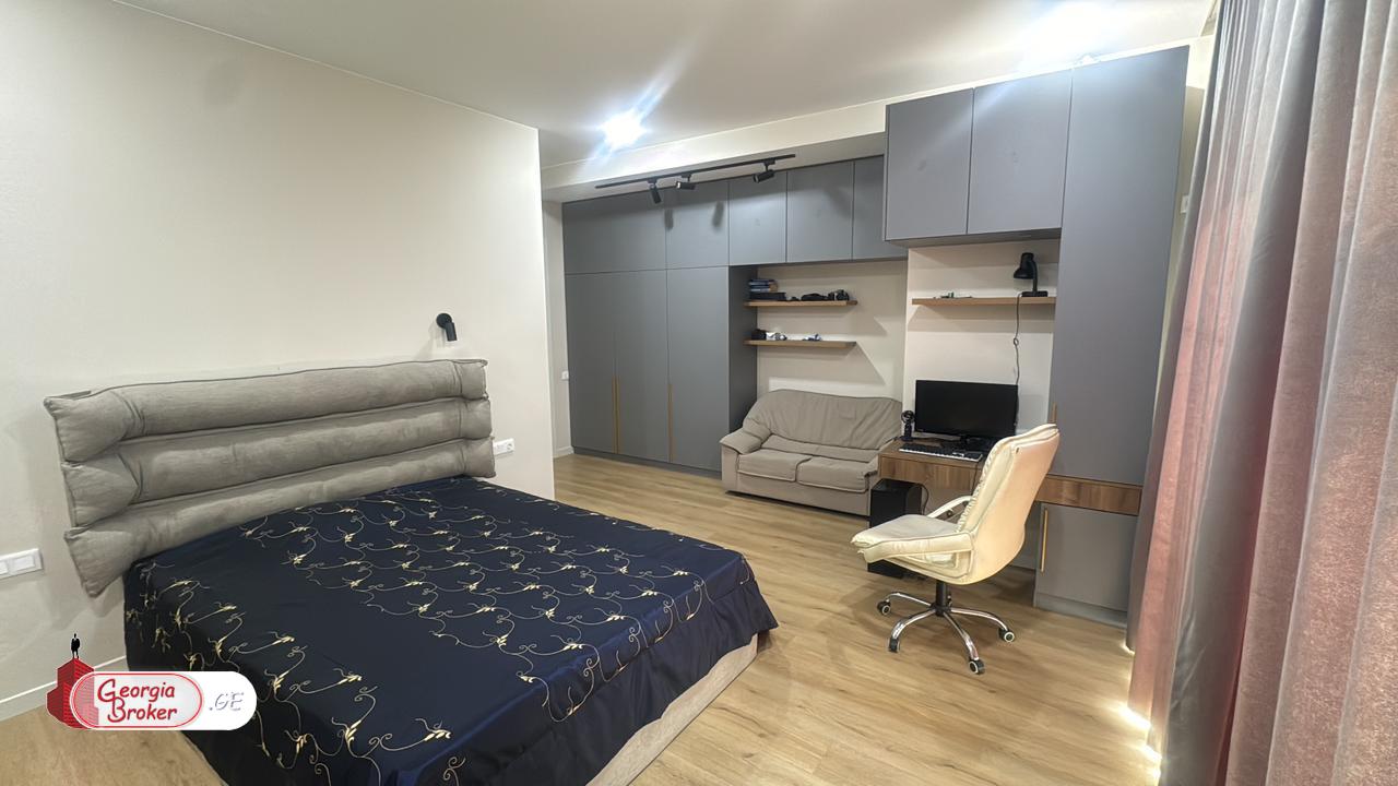 იყიდება ახალი გარემონტებული 7 ოთახიანი სახლი