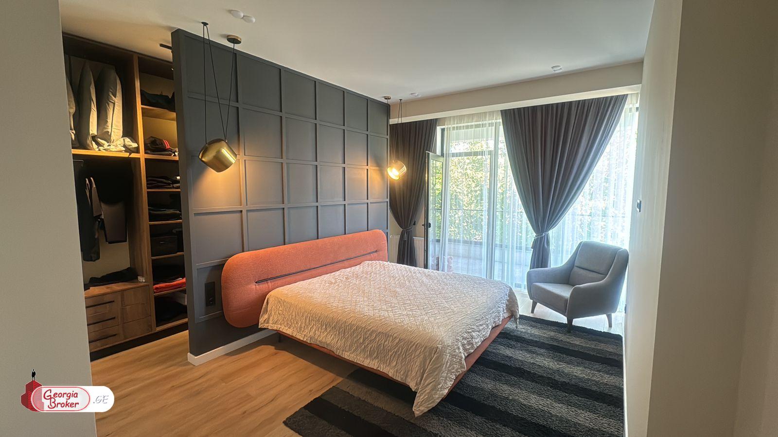 იყიდება ახალი გარემონტებული 7 ოთახიანი სახლი