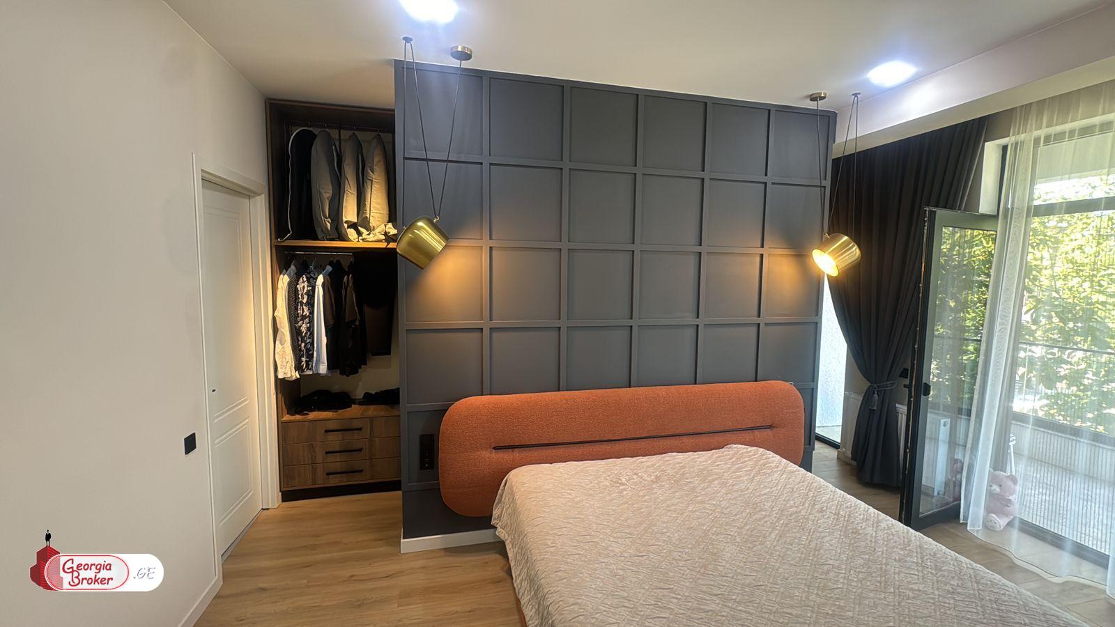 იყიდება ახალი გარემონტებული 7 ოთახიანი სახლი