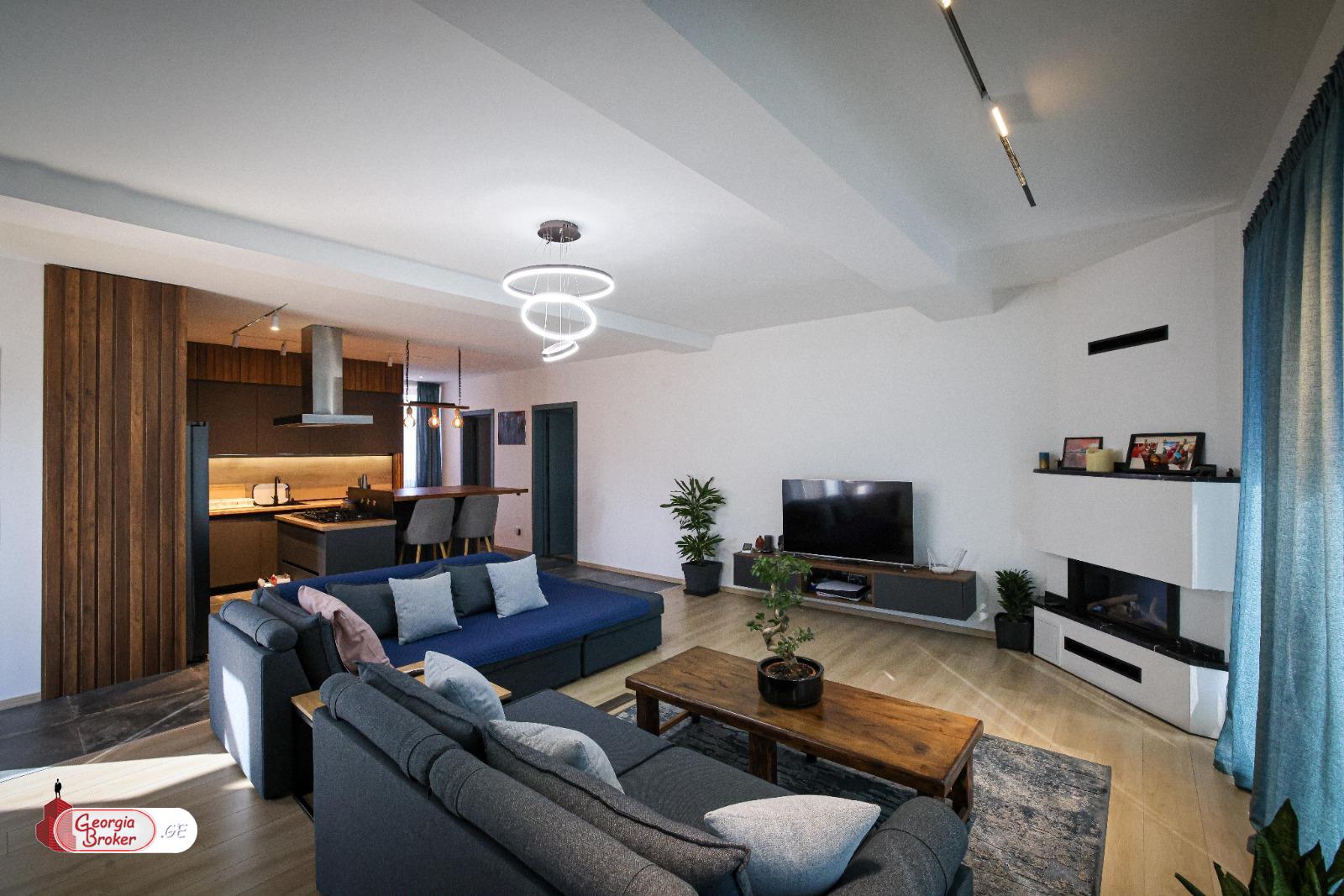 продается дом с новым ремонтом 6-комнат